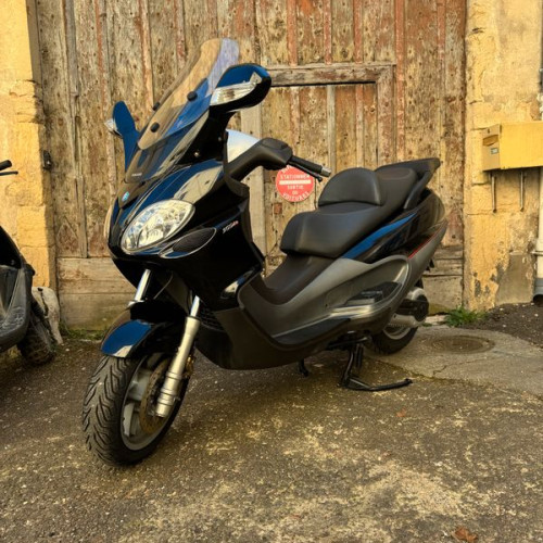 Piaggio X9 500